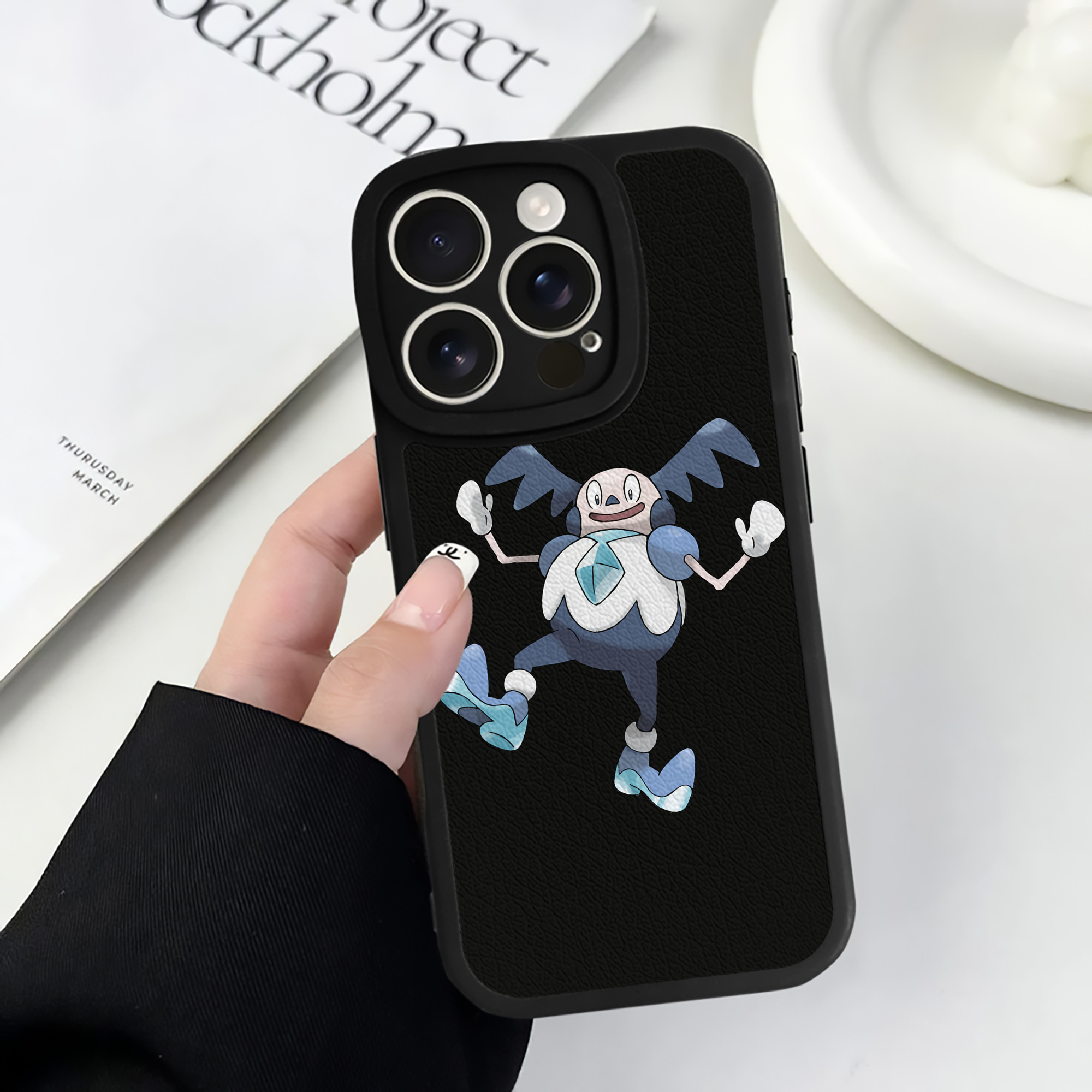 （画像用） ポケットモンスター Pokémon 【iPhone 16シリーズ対応】シリコンスマホケース（レザー調） 材質：シリコン